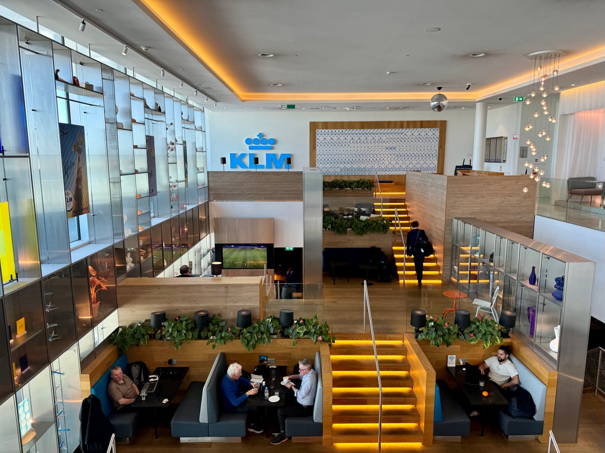 KLM Crown 52 Lounge Amsterdam Schiphol AMS KLM Crown 52 Lounge Amsterdam Schiphol AMS