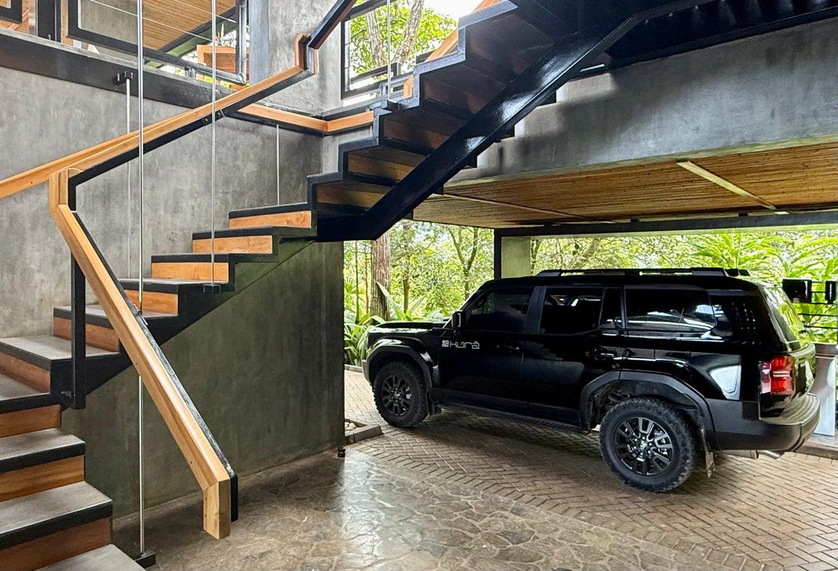 Kura Boutique Costa Rica house car