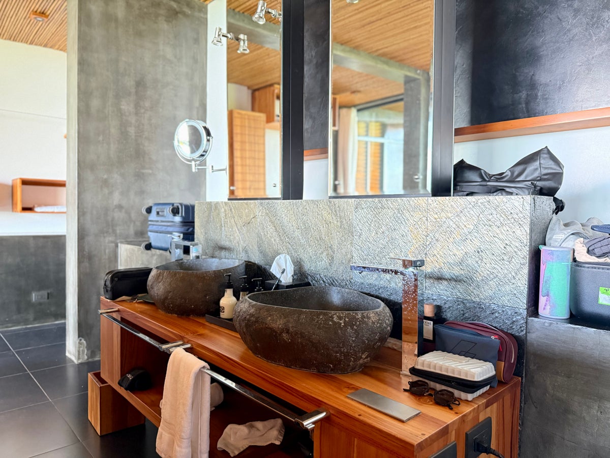 Kura Boutique Costa Rica suite double sinks