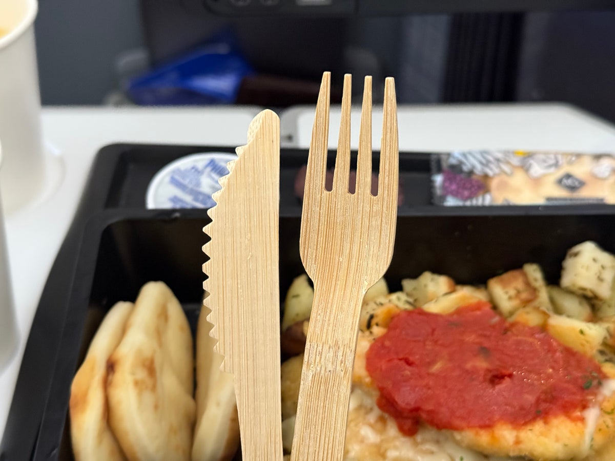 LATAM long haul economy meal LATAM long haul economy meal