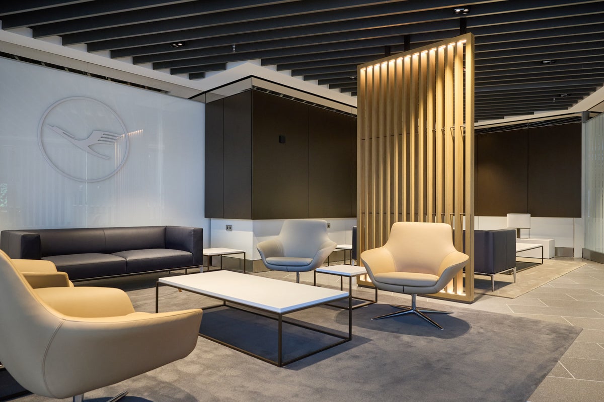 New Lufthansa premium check in at Frankfurt FRA New Lufthansa premium check in at Frankfurt FRA