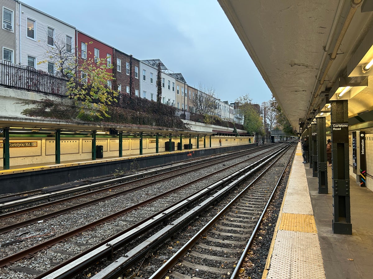 New York City subway station B Q trains