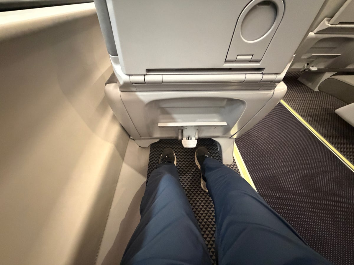 NextGen Acela First Class Legroom Stretched Out