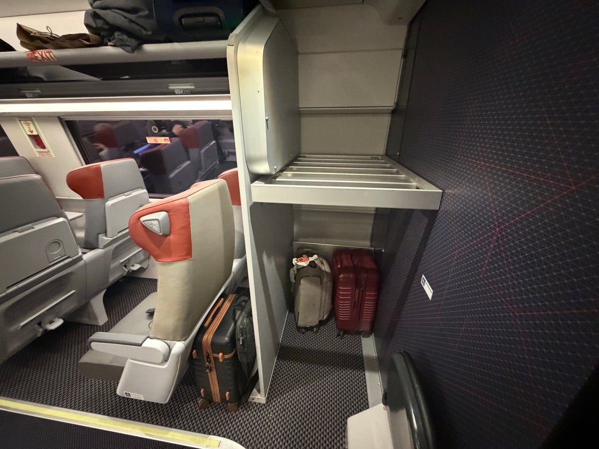 NextGen Acela First Class Luggage Storage