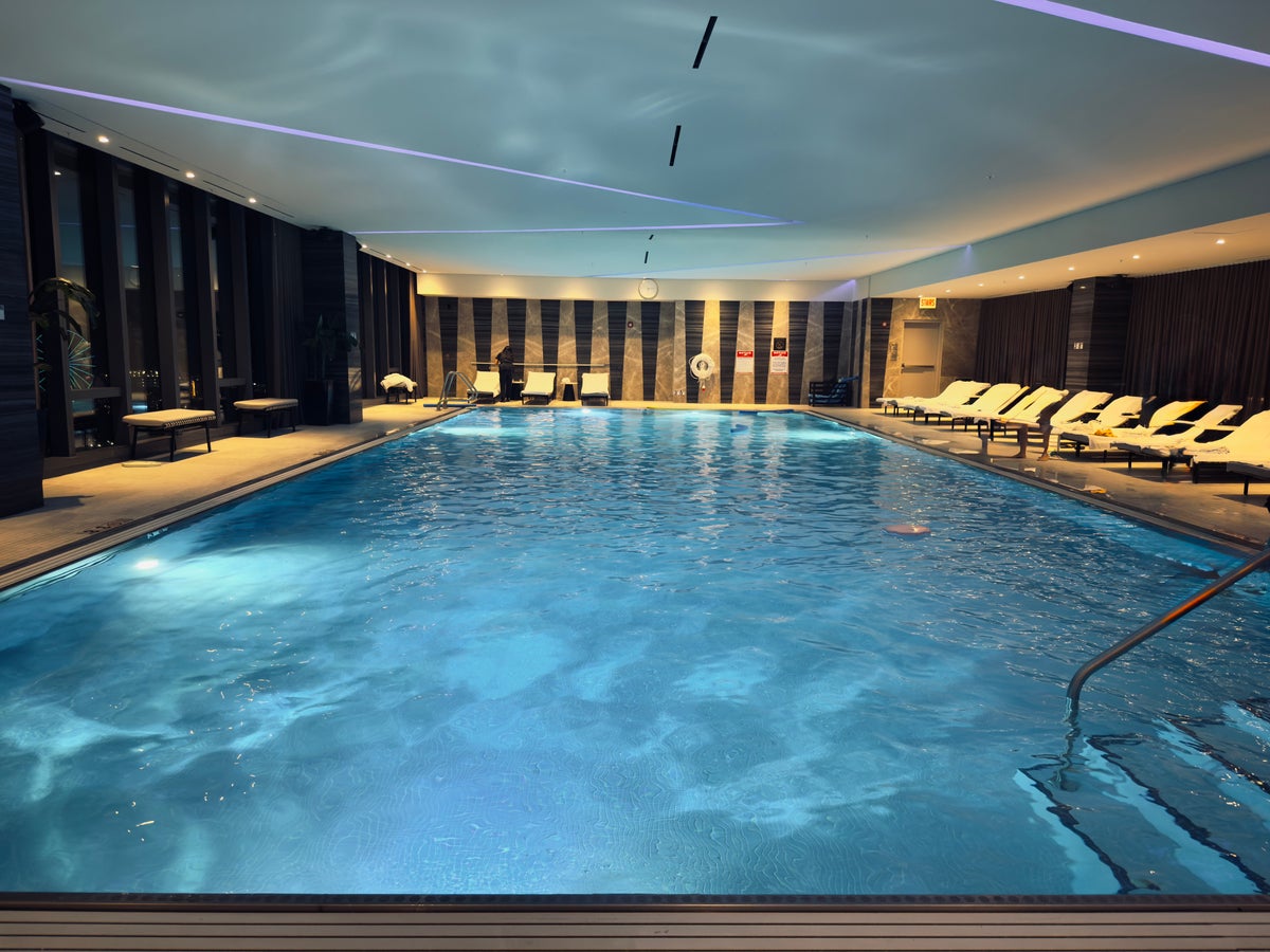 St. Regis Chicago pool