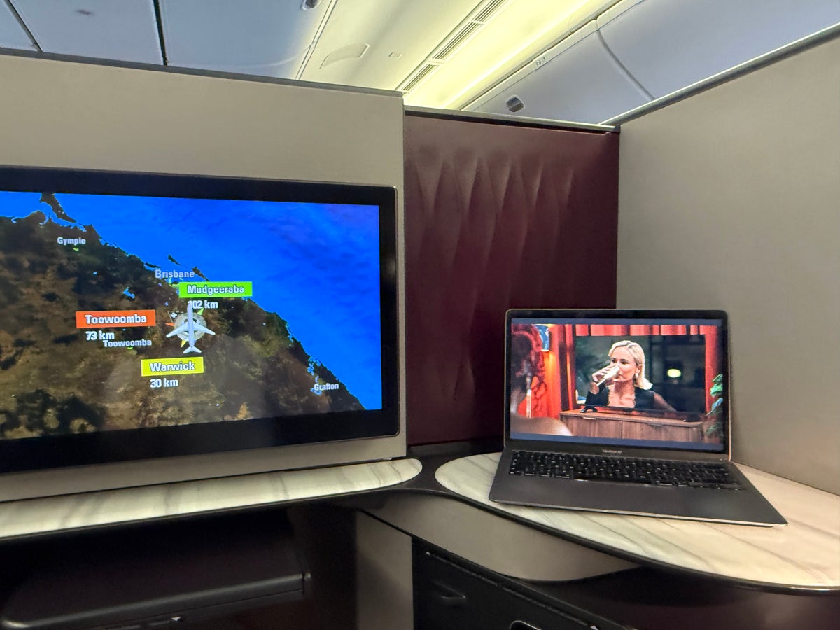 Streaming on Qatar Airways via Starlink