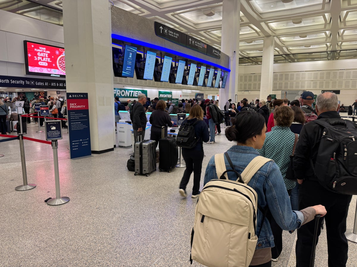 TSA IAH Terminal A 110325 North approaching entrance