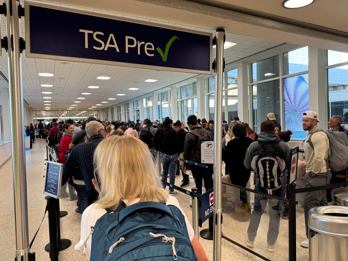 TSA IAH Terminal A 110325 North entering PreCheck