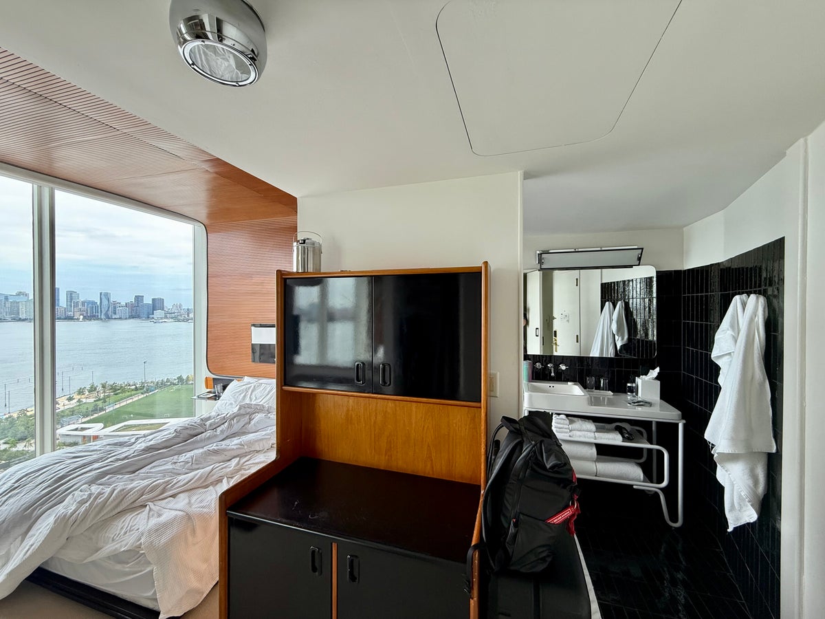 The Standard Highline New York wide angle room