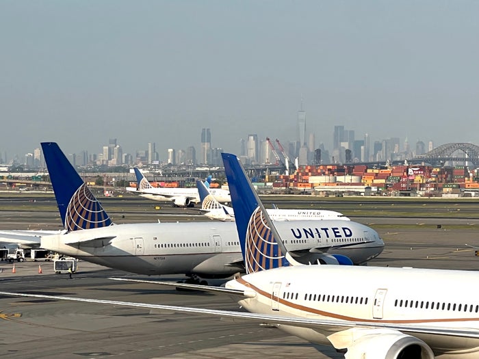 United Cuts European Routes From Newark, Singapore Changi Details Green Tax, and More Airline News