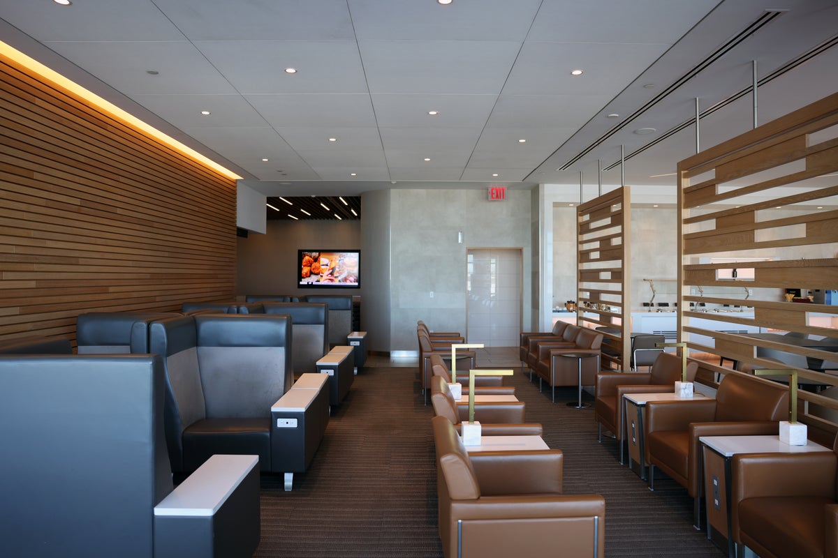 4 JFK AA Greenwich Lounge seating, American Airlines, British Airways