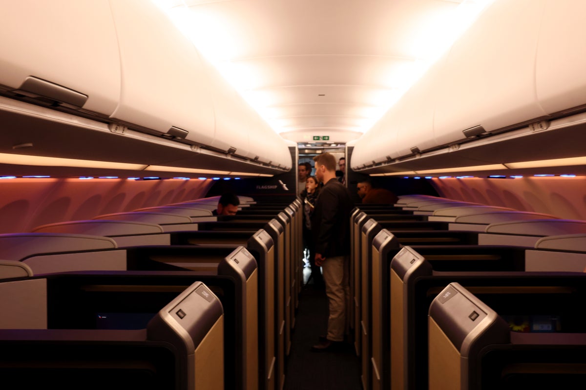 AA XLR Flagship Suite aisle