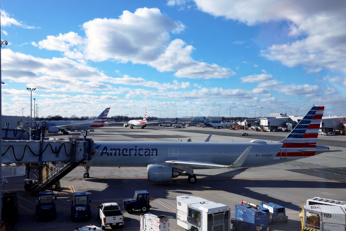 AA XLR exterior JFK