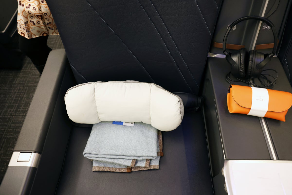 AA XLR premium econom bedding amenity kits