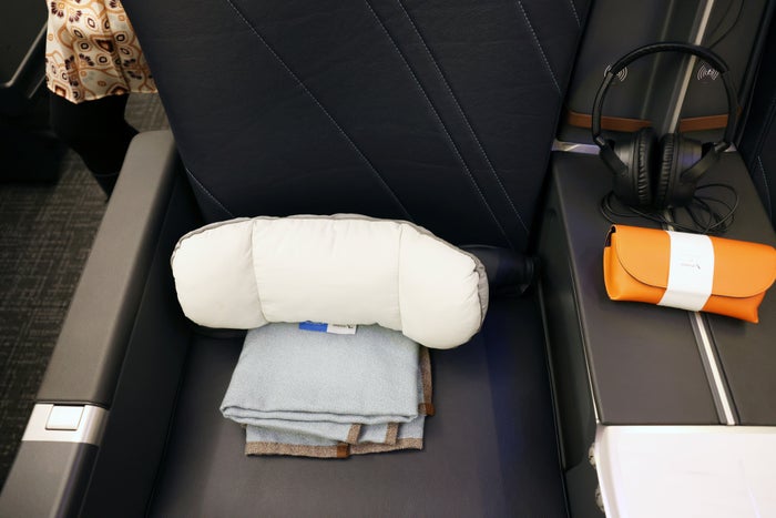 AA XLR premium econom bedding amenity kits