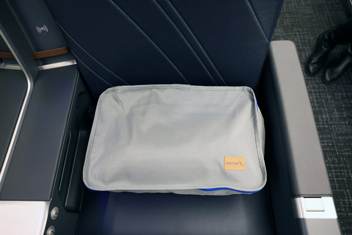 AA XLR premium economy pillow