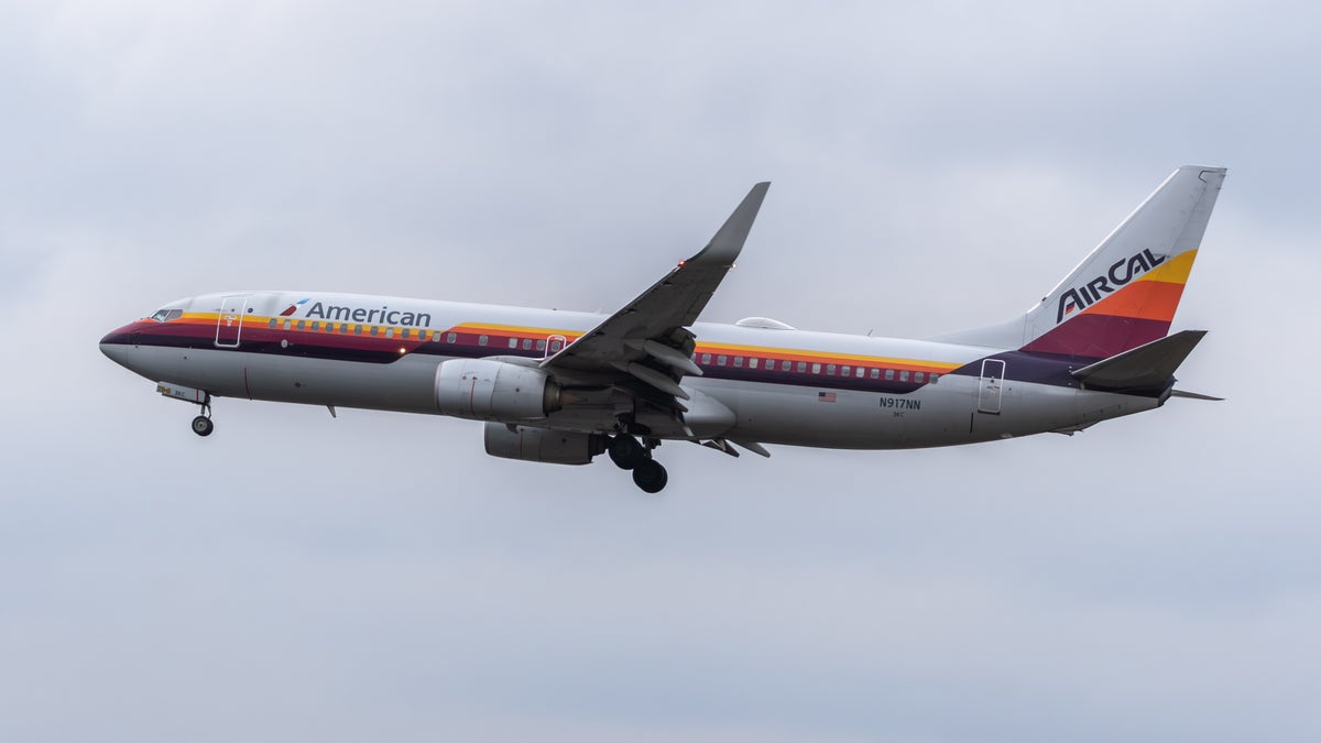 American Airlines AIRCAL 737