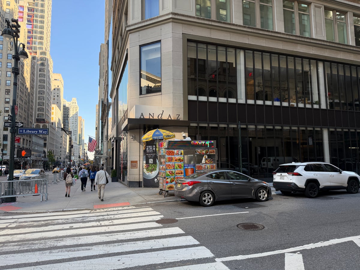 Andaz Fifth Avenue Exterior