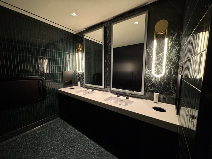 Chase Sapphire Lounge LAS Bathroom Chase Sapphire Lounge LAS Bathroom