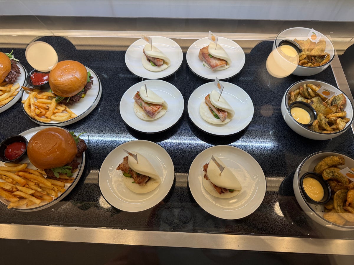 Chase Sapphire Lounge LAS Buffet Chase Sapphire Lounge LAS Buffet