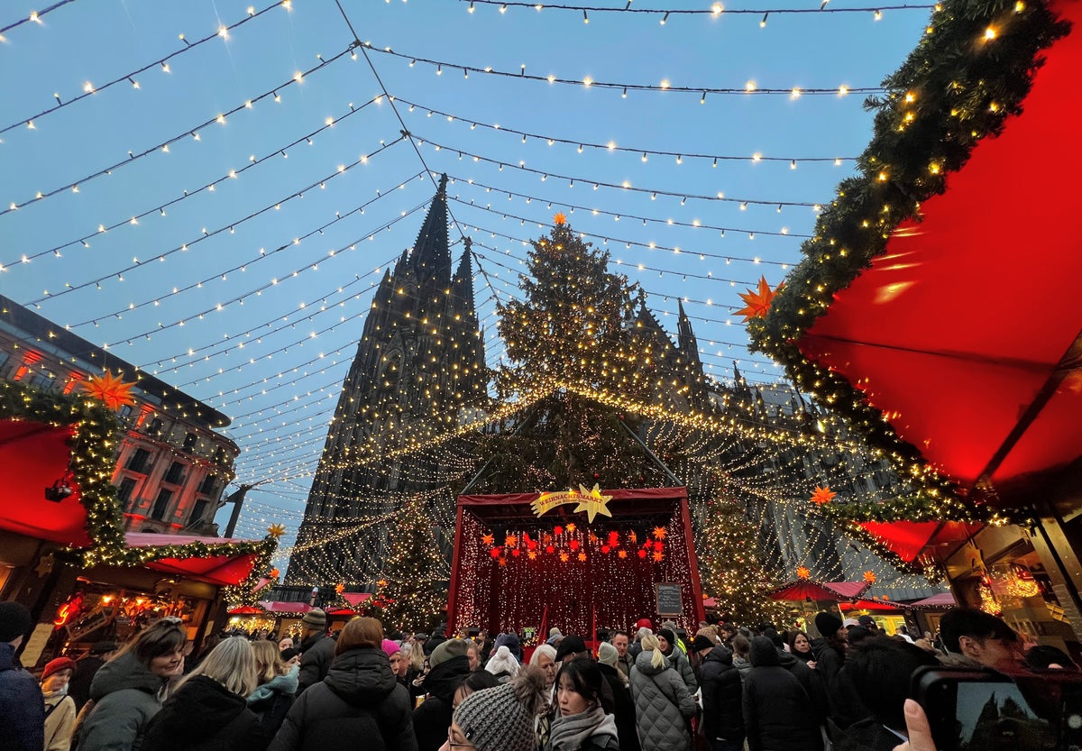 Weihnachtsmarkt am Kolner Dom Cologne Christmas Market in Germany