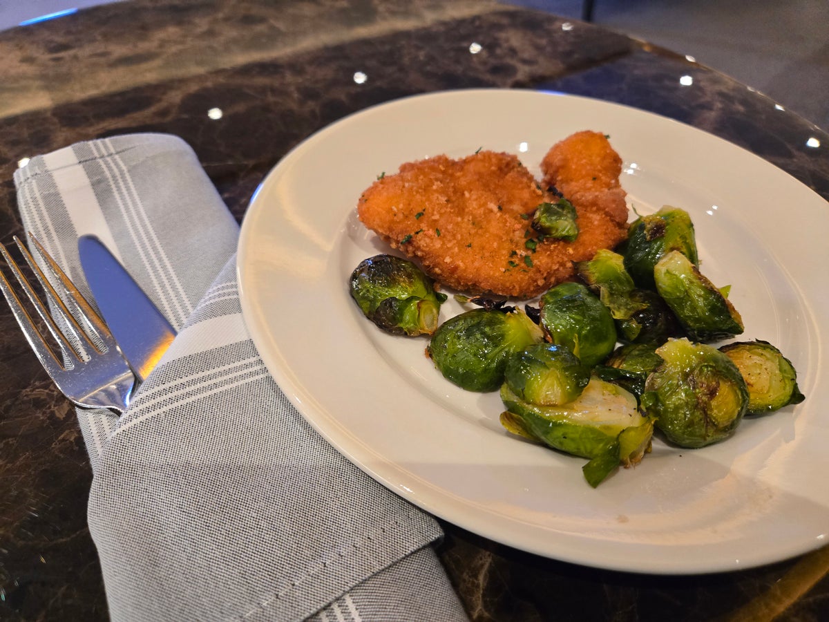 Delta One Lounge The Market Plated Meal