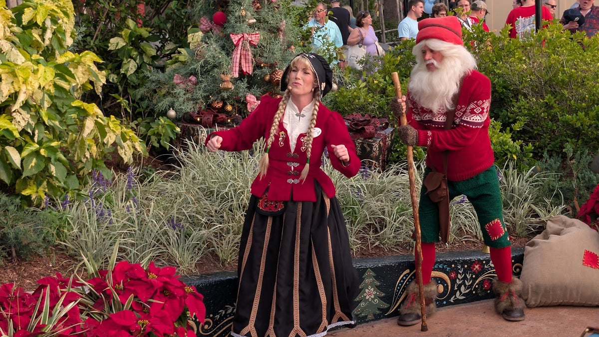 EPCOT International Festival of the Holidays Norway Barn Santa EPCOT International Festival of the Holidays Norway Barn Santa