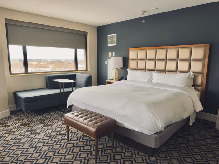 Hilton Chicago:Oak Brook Hills Resort room wide Hilton Chicago:Oak Brook Hills Resort room wide