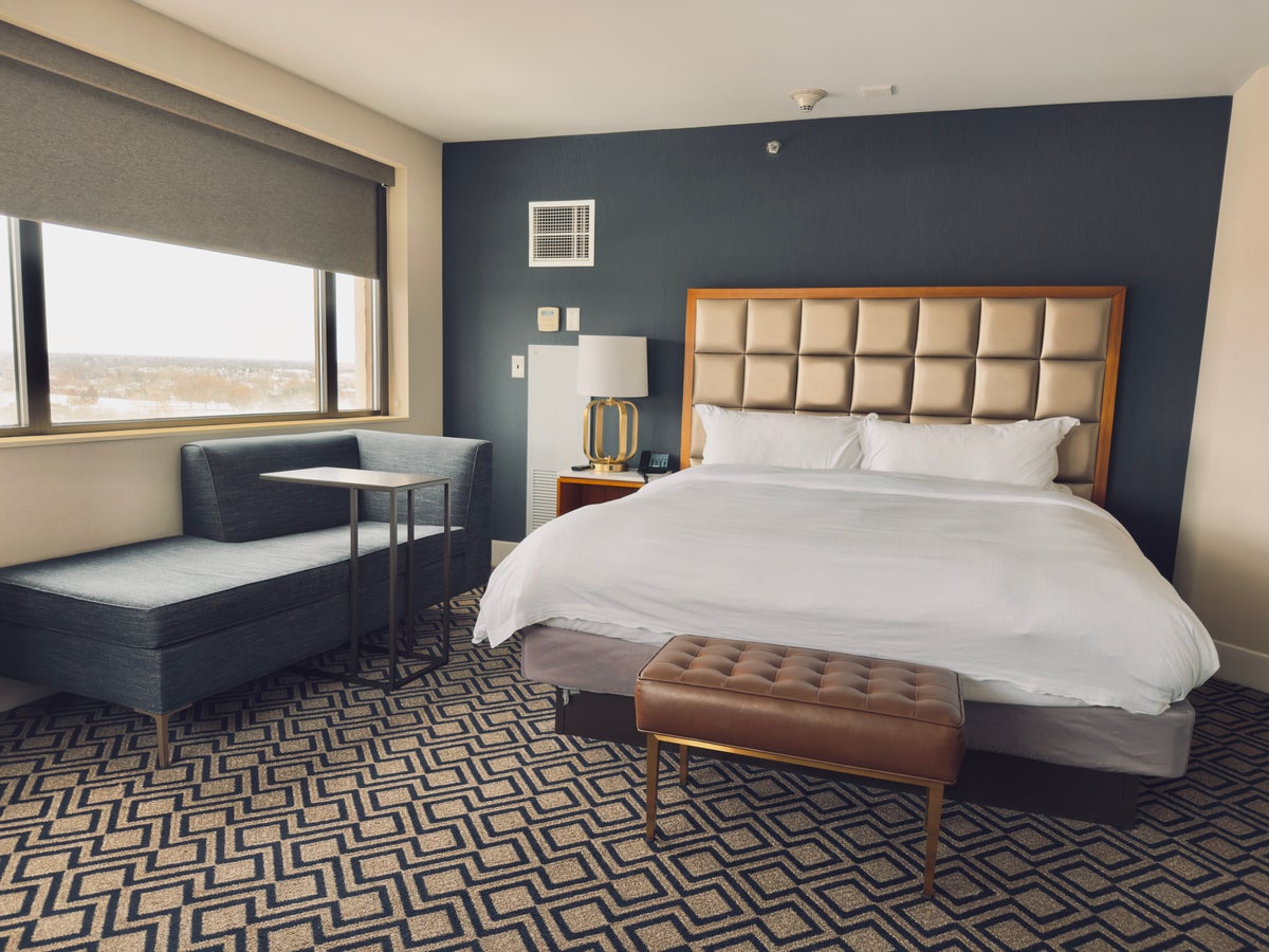 Using Your Aspire Resort Credit at Hilton Chicago/Oak Brook Hills? Here Are 6 Things To Know Before Your Stay