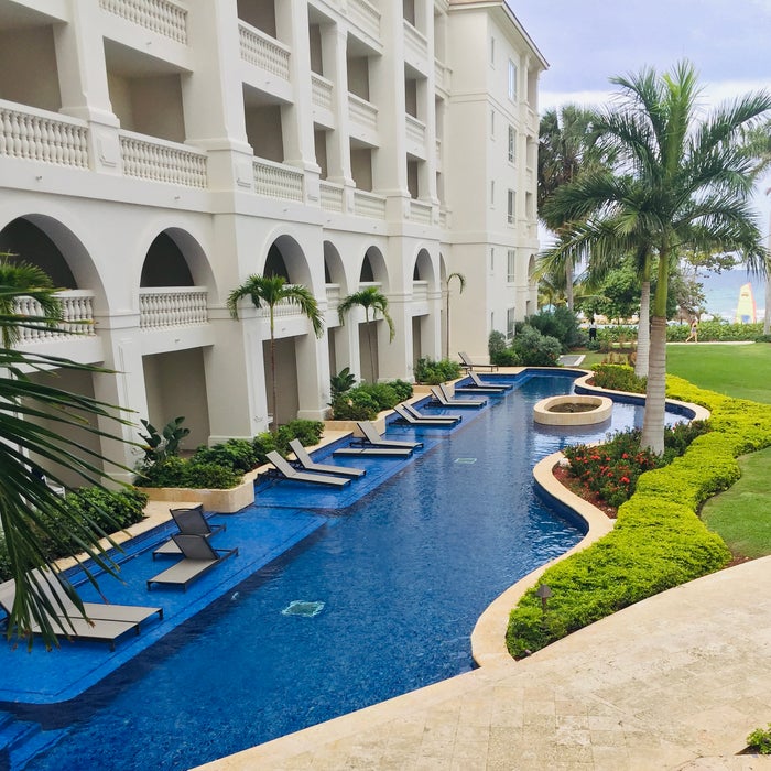 Earn up to 11X AAdvantage Miles and Loyalty Points With American Airlines Vacations