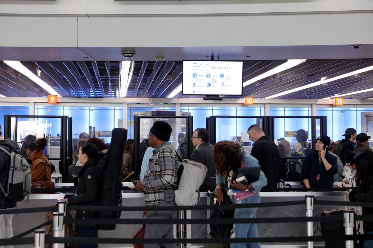 TSA Wait Times: How To Check Airport Security Lines in Real Time