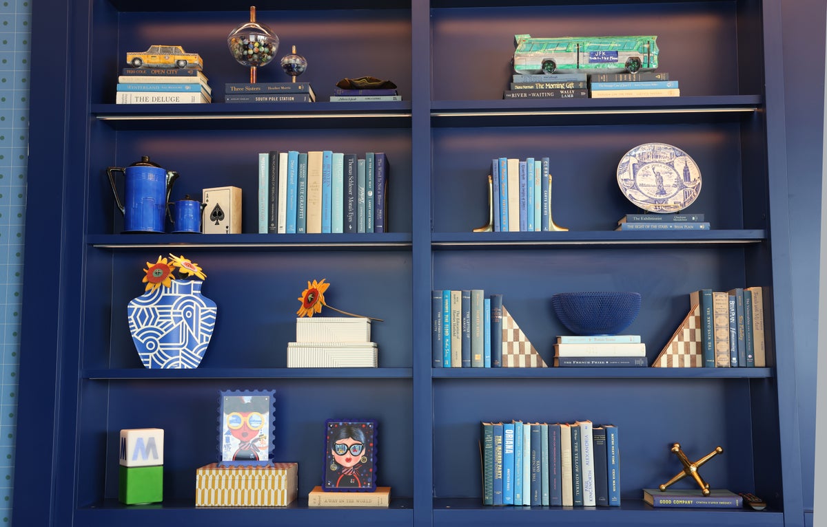 JetBlue JFK lounge BlueHouse bookshelf