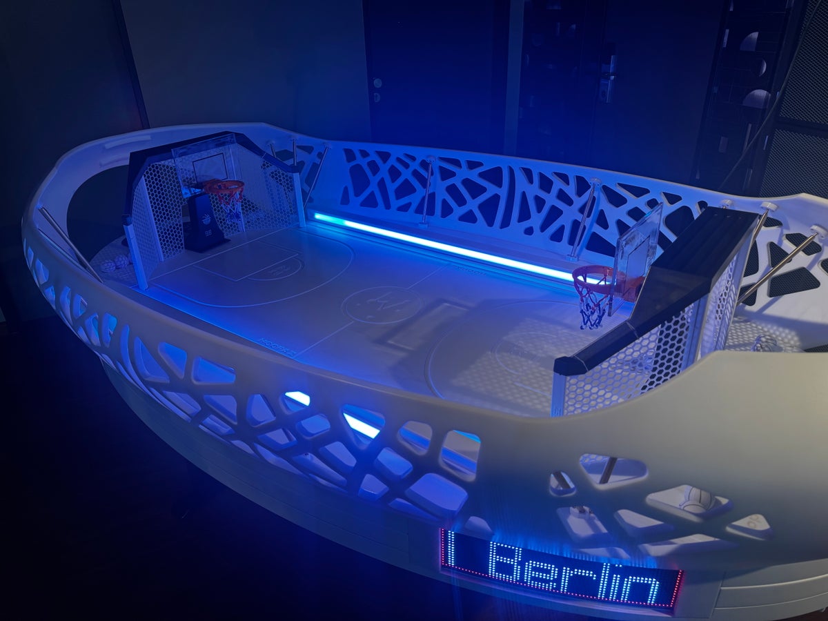 Me and All Hotel Berlin East Side lobby game Me and All Hotel Berlin East Side lobby game