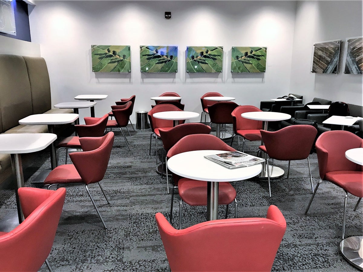 PHL Delta Sky Club Amex