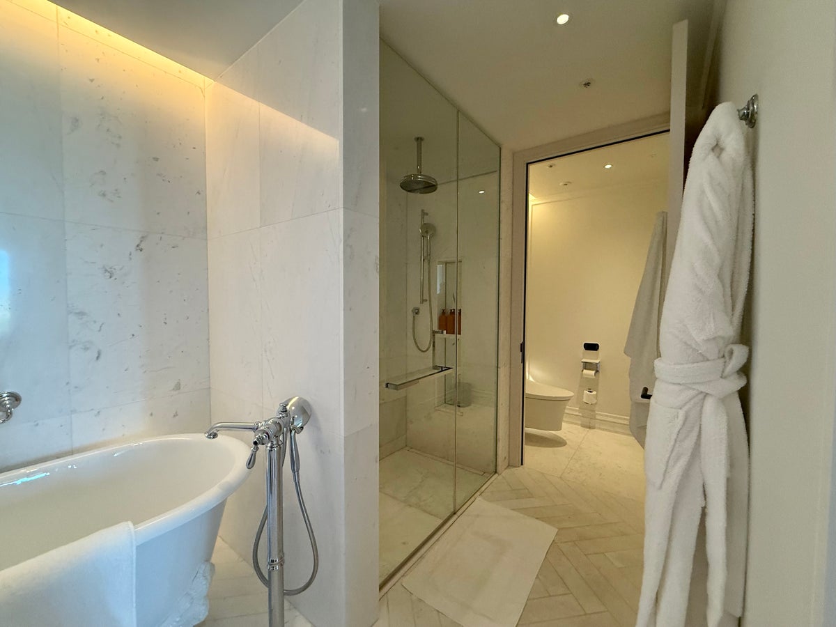 Park Hyatt London River Thames bathroom