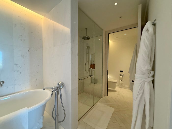 Park Hyatt London River Thames bathroom