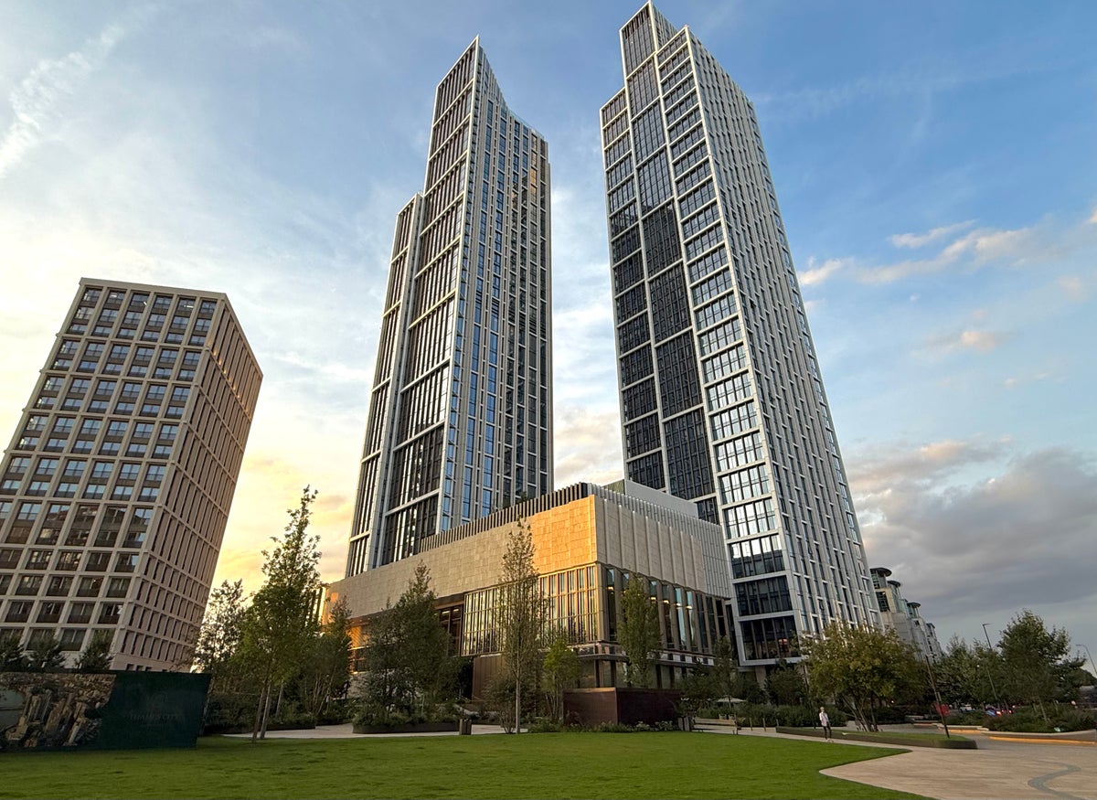 Park Hyatt London River Thames buildings