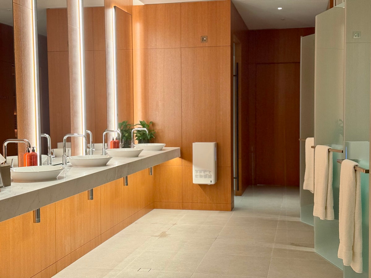 Park Hyatt London River Thames gym changing rooms