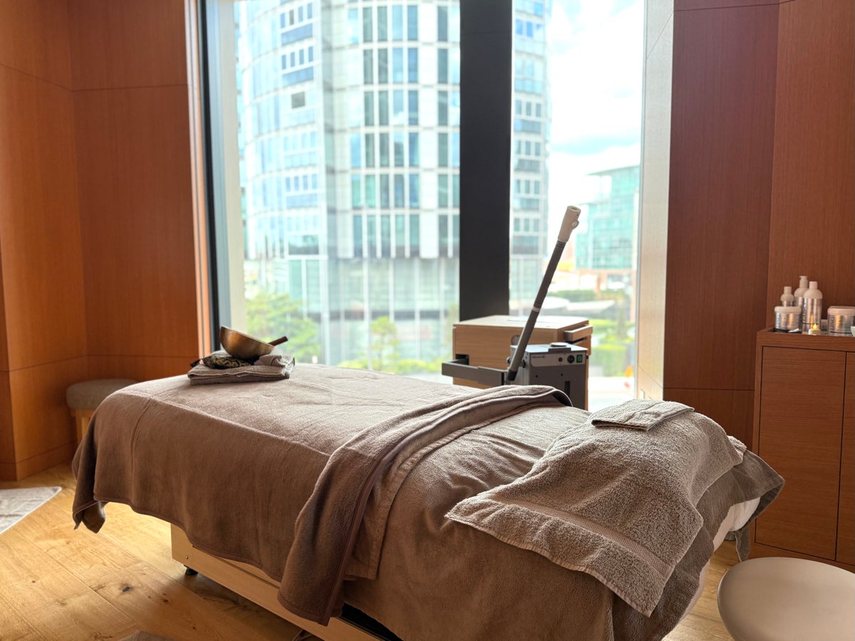 Park Hyatt London River Thames spa massage table