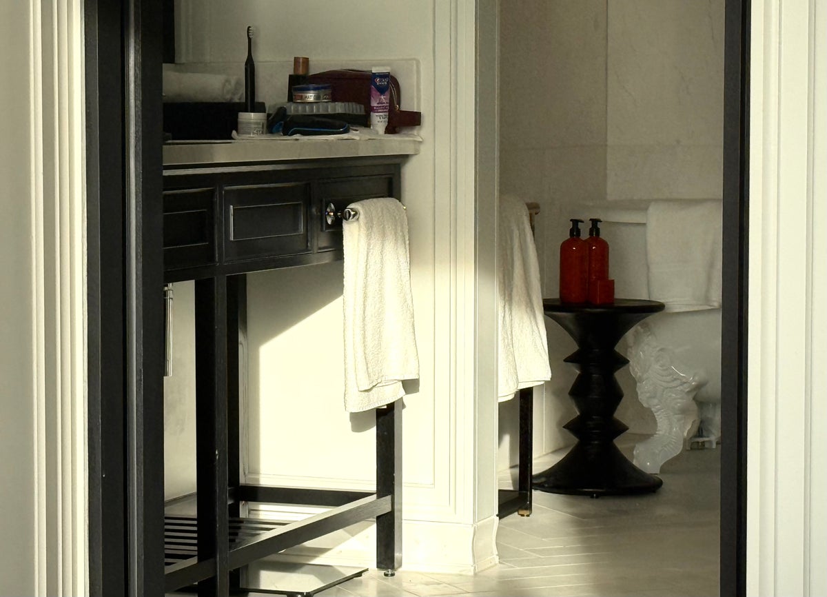 Park Hyatt London River Thames view into bathroom