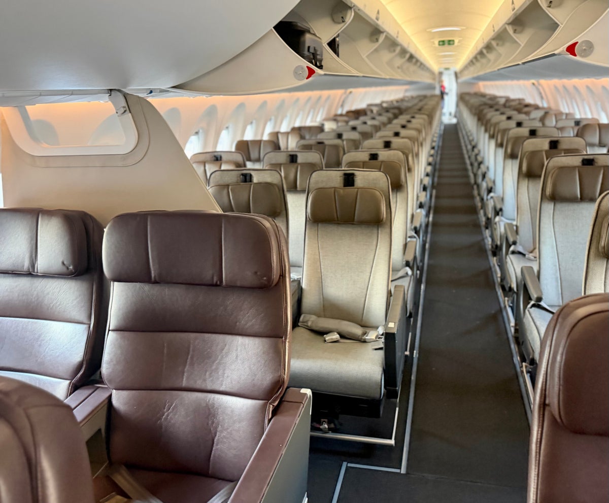 Qantas’ New Airbus A220 Economy Experience From Sydney to Melbourne [Review]