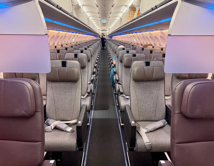 Qantas Airbus A321XLR cabin divider