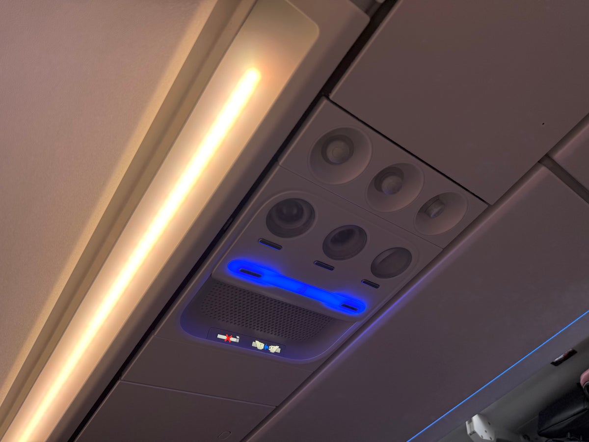 Qantas Airbus A321XLR economy air vents