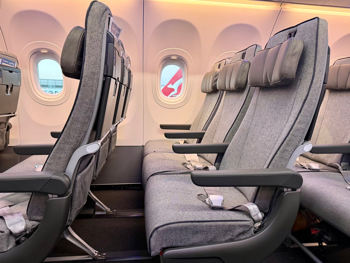 Qantas Airbus A321XLR economy leg room