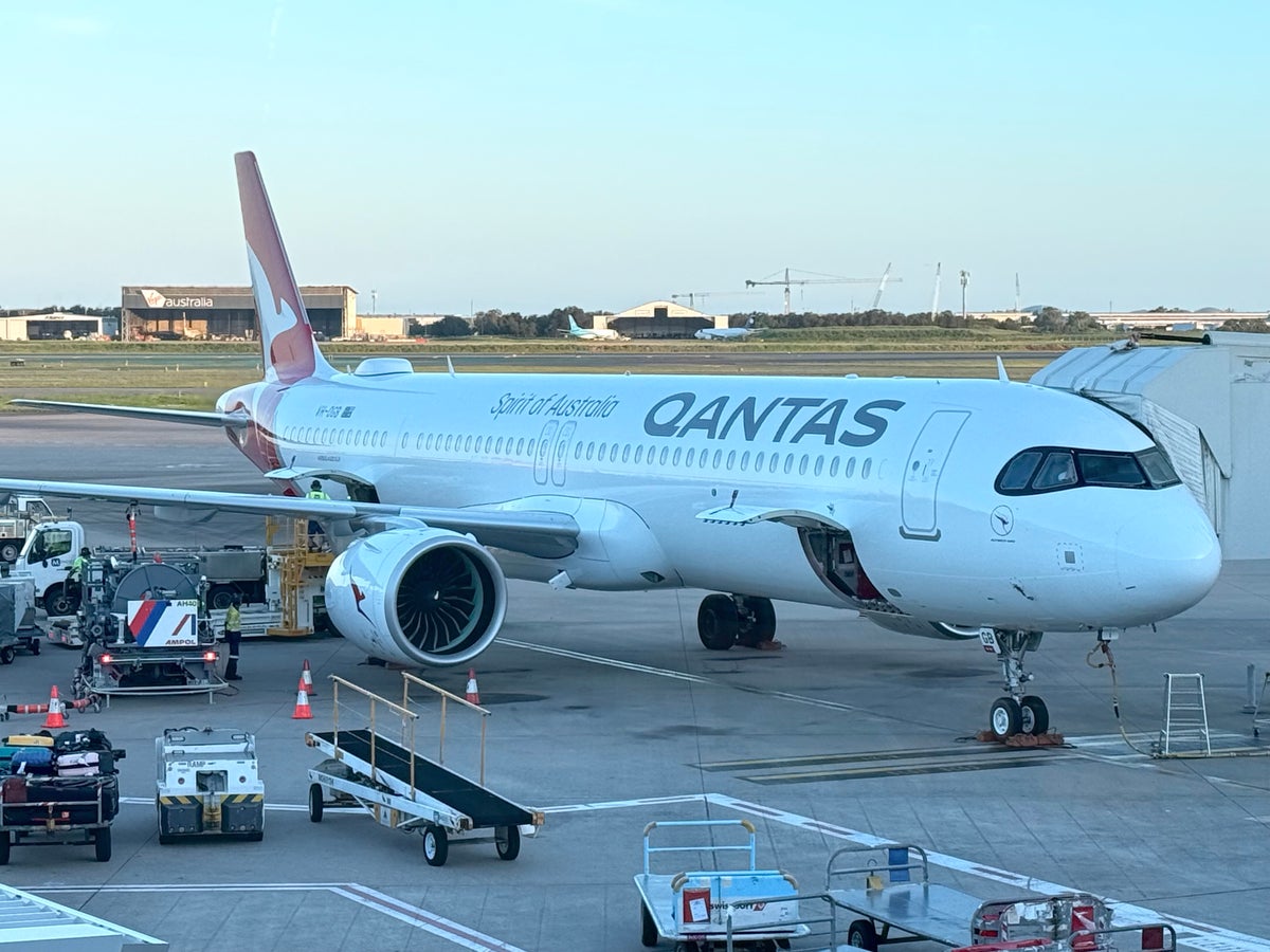 Qantas’ New Airbus A321XLR Economy Experience From Brisbane to Sydney [Quick Review]