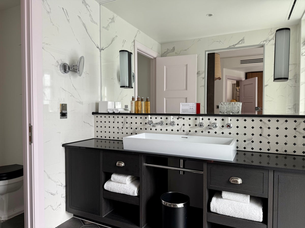 Virgin Hotels London Shoreditch bathroom 