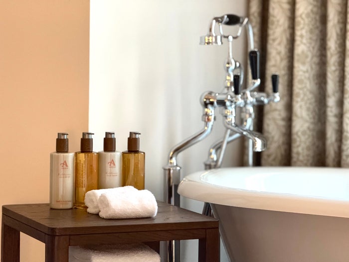 Virgin Hotels London Shoreditch bathtub amenities