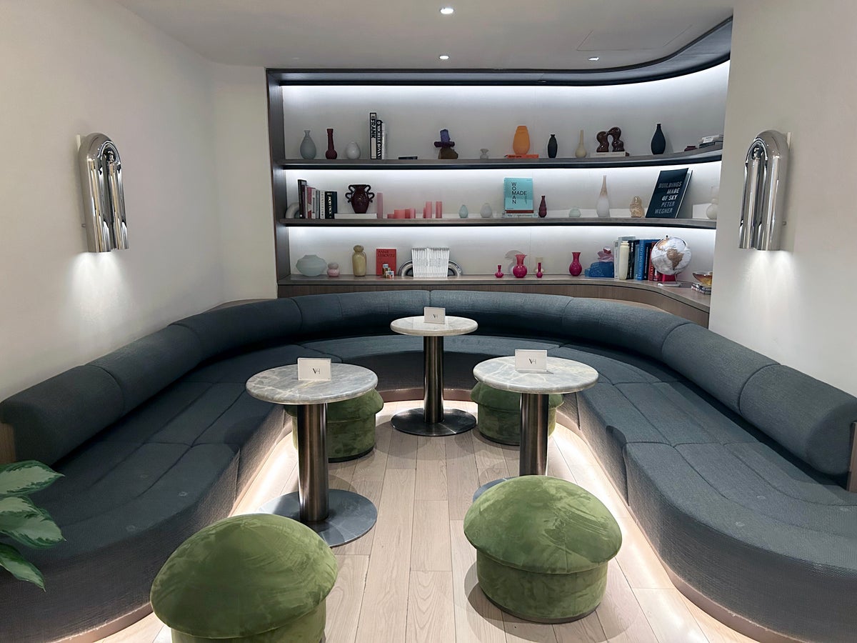 Vogue Hotel Hilton Montreal cul de sac banquettes