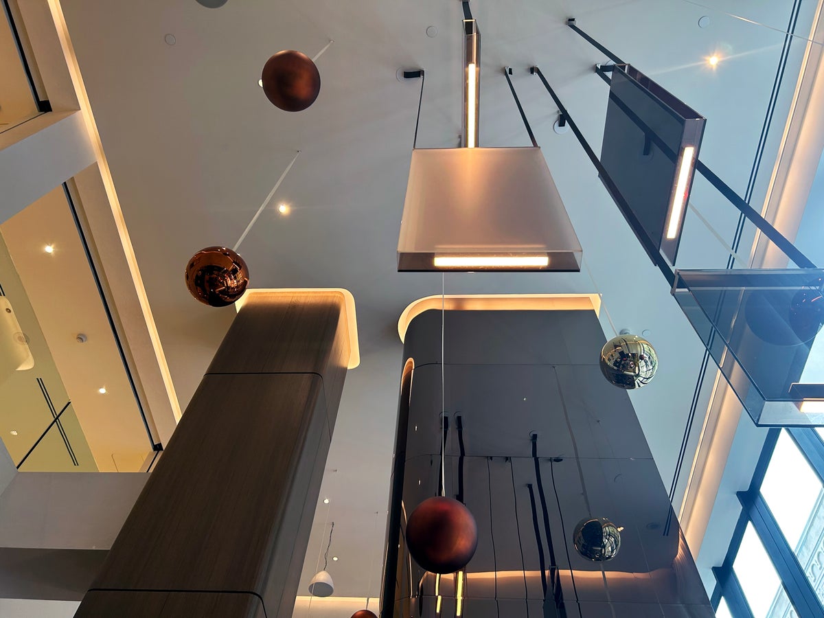 Vogue Hotel Hilton Montreal lobby chandeliers