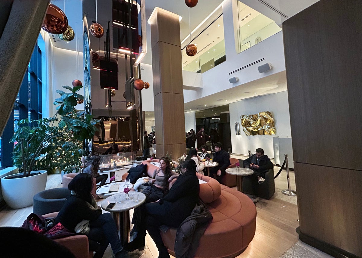 Vogue Hotel Hilton Montreal lobby lounge